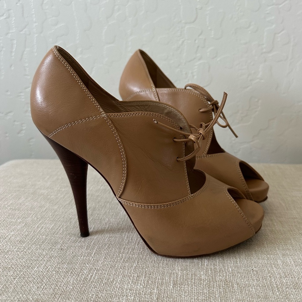 FENDI Zucca FF Leather Pumps Size 39 (US Women’s size 8.5) - Picture 2 of 11